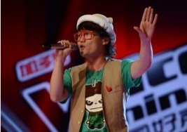 中國(guó)好聲音人選選手丁克森、崔蘭花出席東莞房地產(chǎn)活動(dòng)